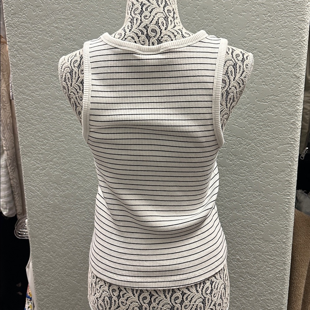 H&M Sleeveless Ribbed Top Bundle - Picture 3 of 12